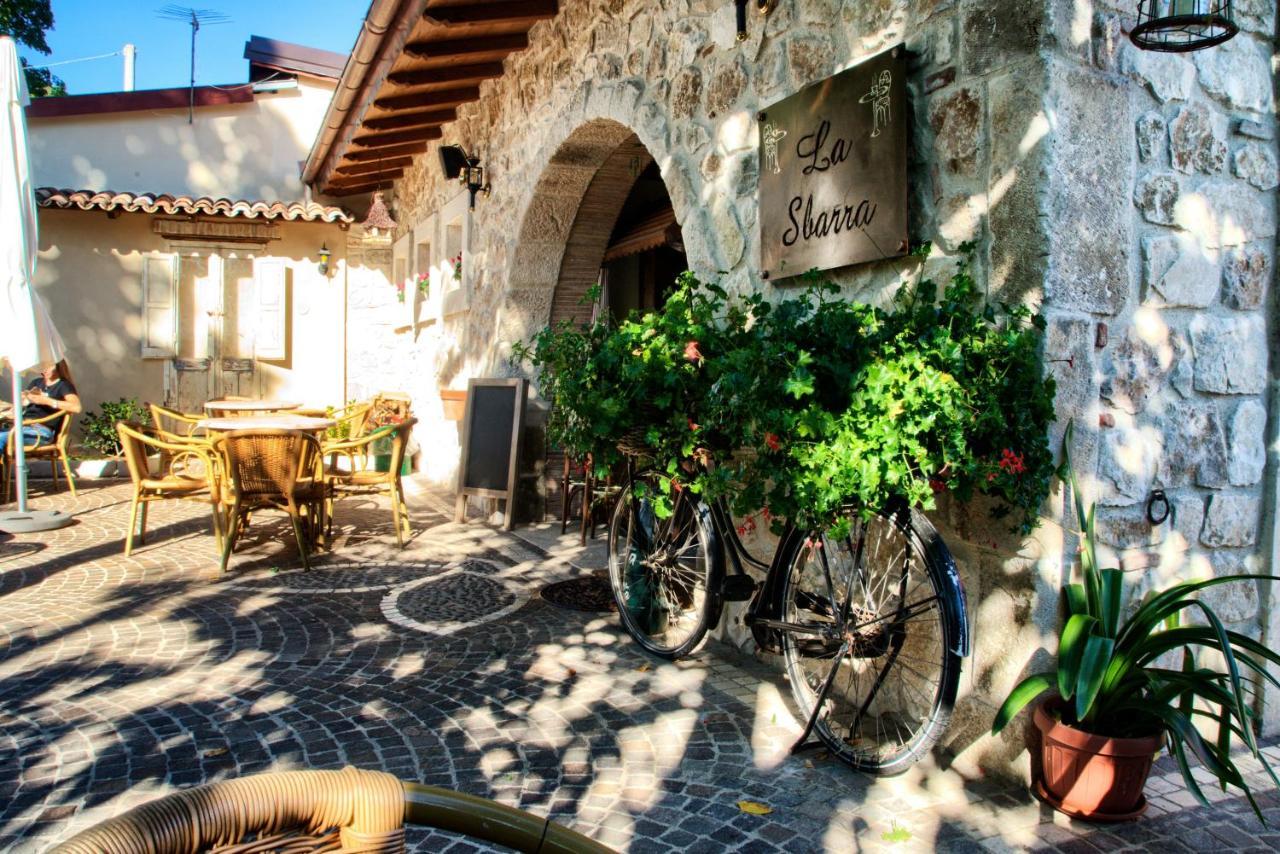 Bed and Breakfast Aria Di Bosco LʼAquila Exterior foto